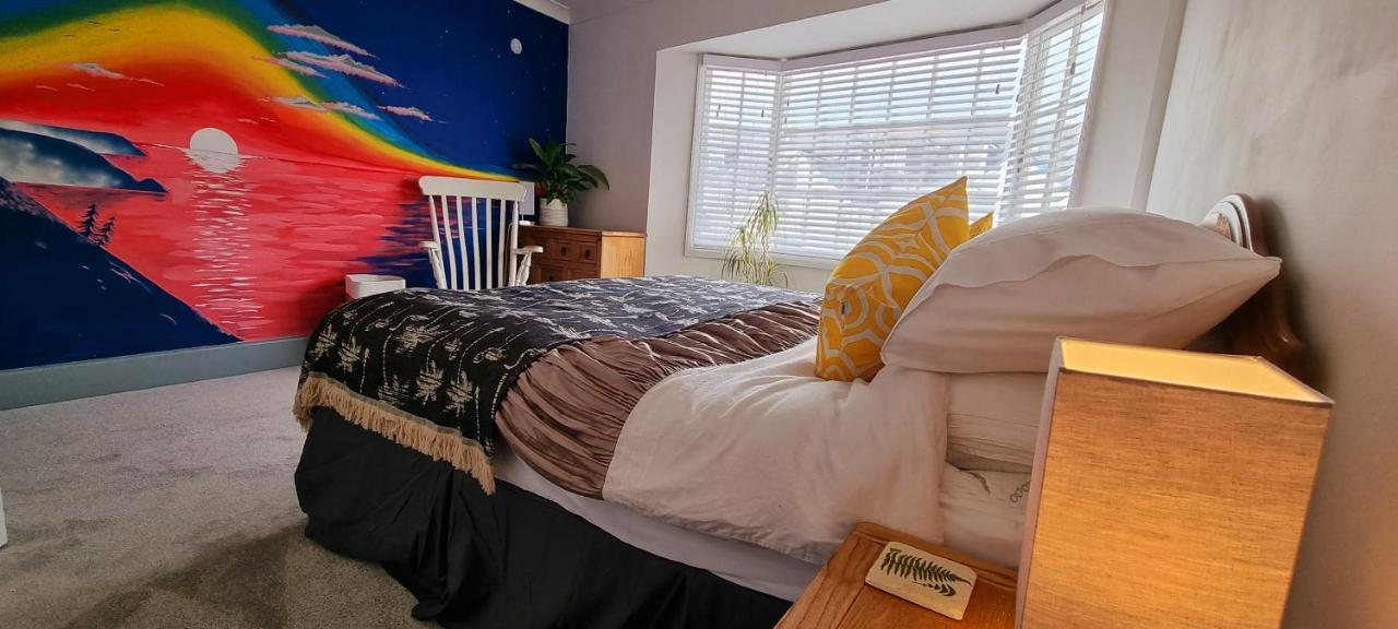 Hidden Gem Near The Beach With Pool Table New Quay エクステリア 写真