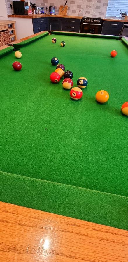 Hidden Gem Near The Beach With Pool Table New Quay エクステリア 写真